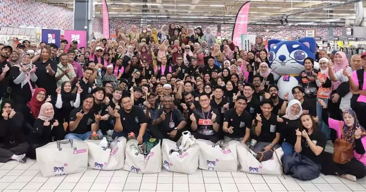 AEON Bank Champions Community Impact Financial Inclusion and Rewarding Raya Campaign Anchored on "Niat di Hati, Budi Terpateri"