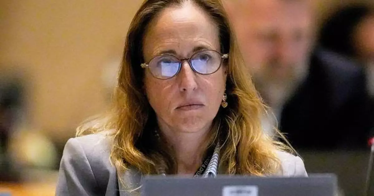 Top FDA drug official is trying to hire a friend who's seeking a bold new warning on antidepressants