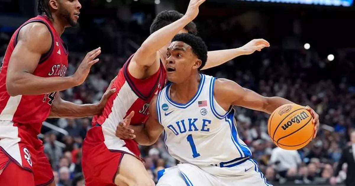 Caleb Foster makes his March Madness return, 20 days after breaking his foot. And Duke needed him