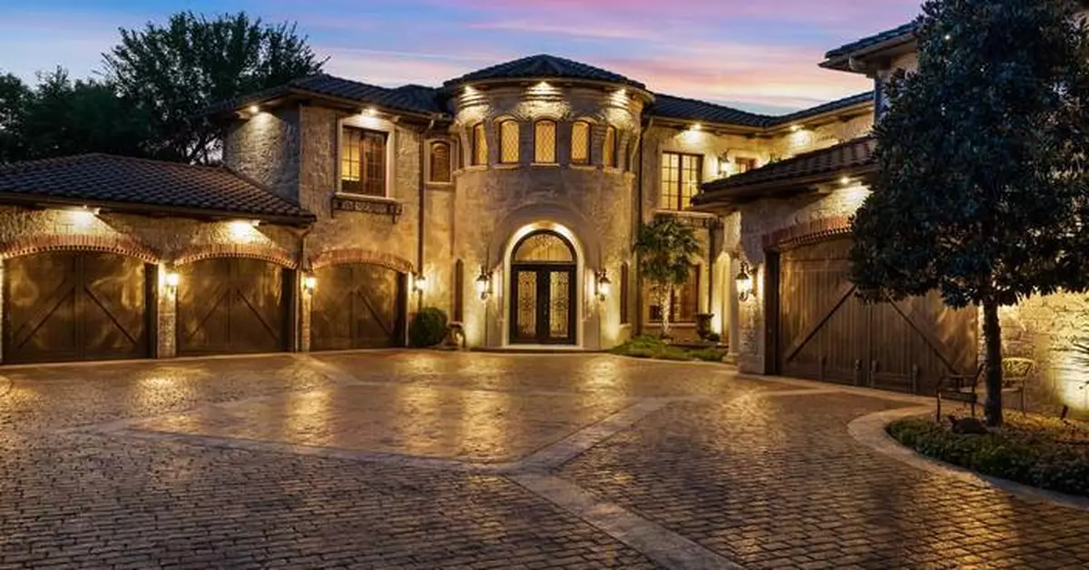 Texas Estate with Luxury Living, Equestrian Facilities and Multi-Use Showroom Goes to Auction April 2