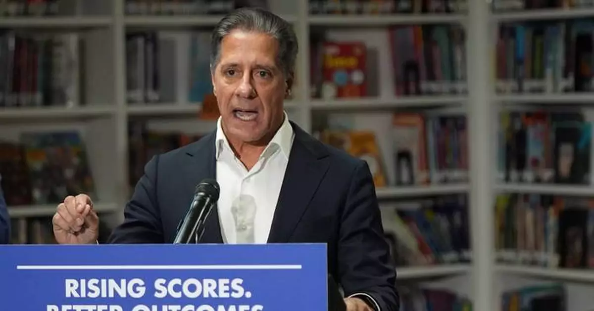 Los Angeles school superintendent denies wrongdoing and asks for his job back during federal probe