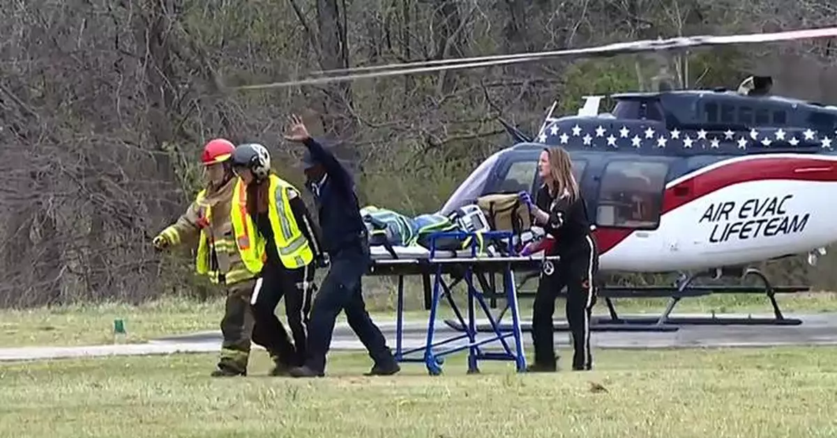 2 students dead and at least 7 others injured in Tennessee school bus crash