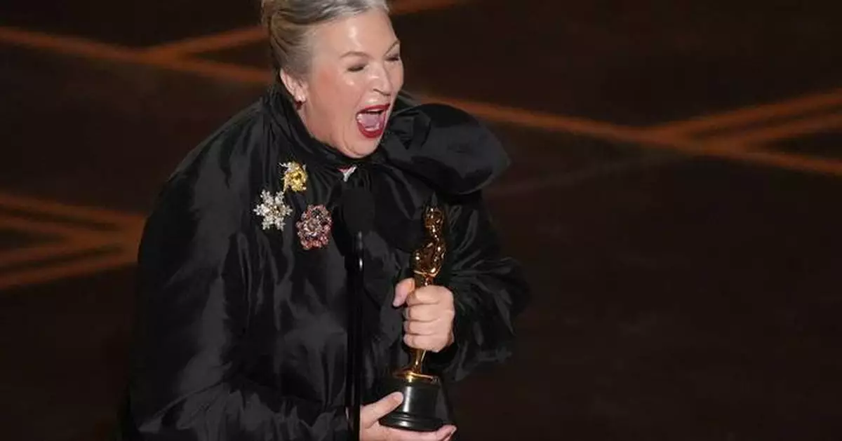 See photos of standout moments from the Oscars show