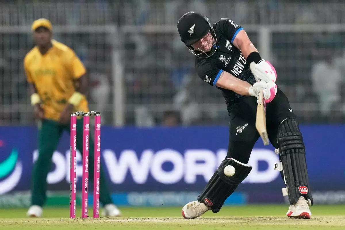 New Zealand's Tim Seifert plays a shot during the first T20 World Cup cricket semifinal match between New Zealand and South Africa in Kolkata, India, Wednesday, March 4, 2026. (AP Photo/Bikas Das)