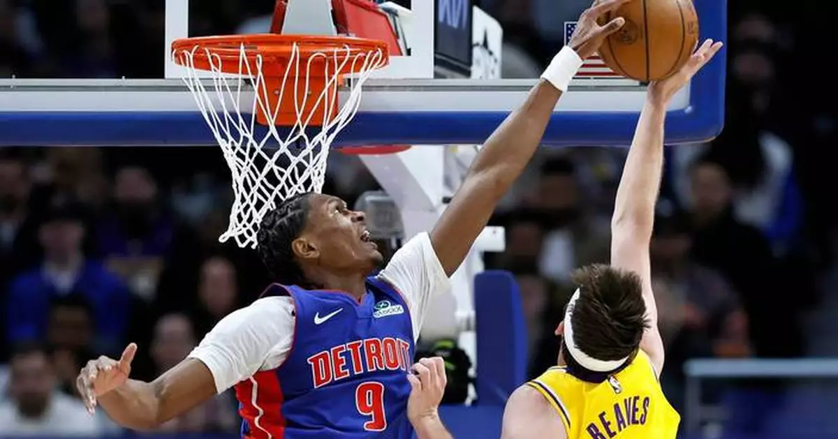 Daniss Jenkins puts up career-high 30 points as Pistons end Lakers' 9-game win streak, 113-110