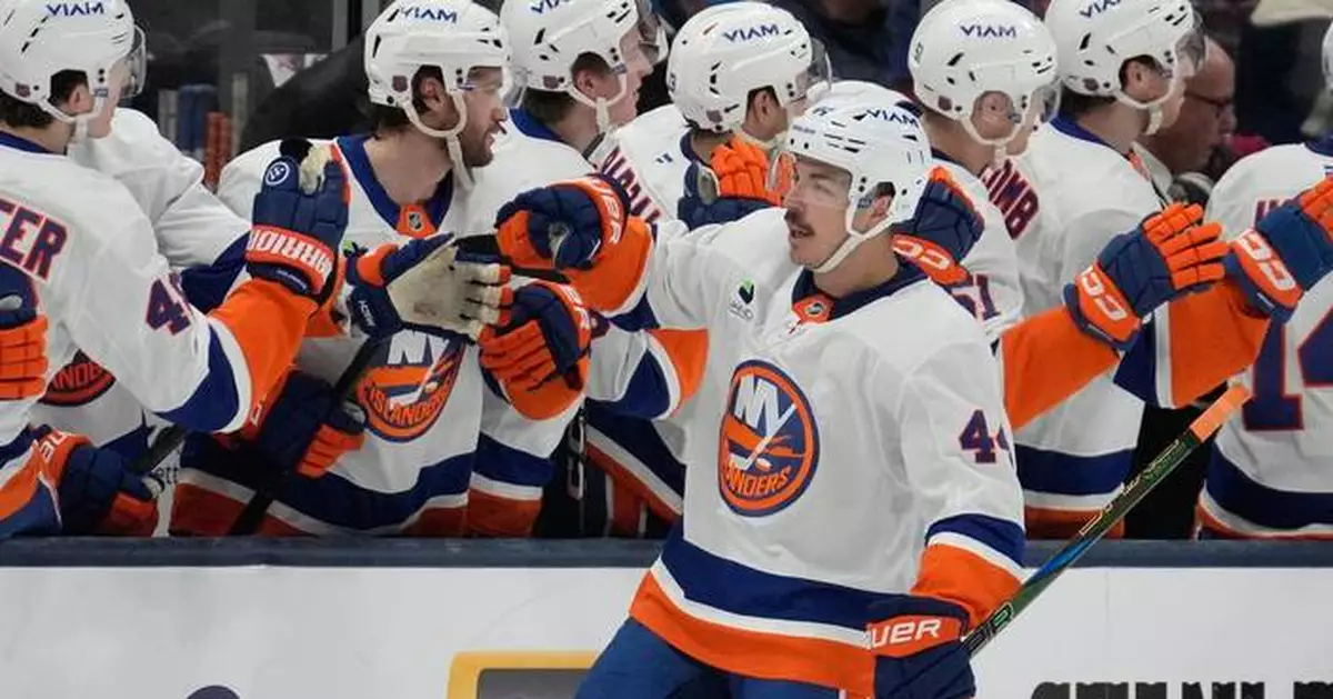 Holmstrom's OT goal gives Islanders 4-3 win over Blue Jackets and extends winning streak to 4