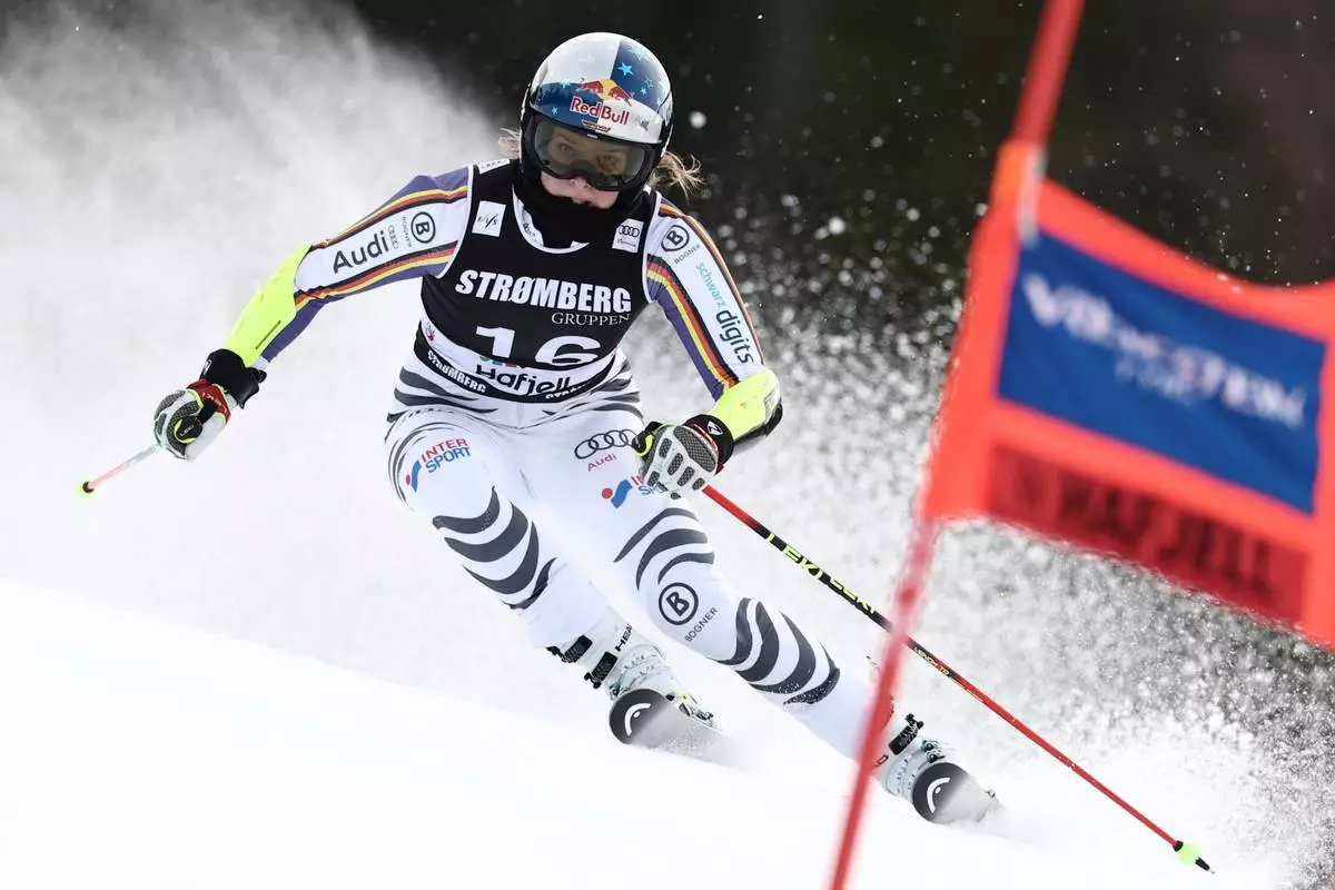 Germany's Emma Aicher competes in an alpine ski, women's giant slalom race, at the Lillehammer World Cup Finals, in Hafjell, Norway, Wednesday, March 25, 2026. (AP Photo/Gabriele Facciotti)