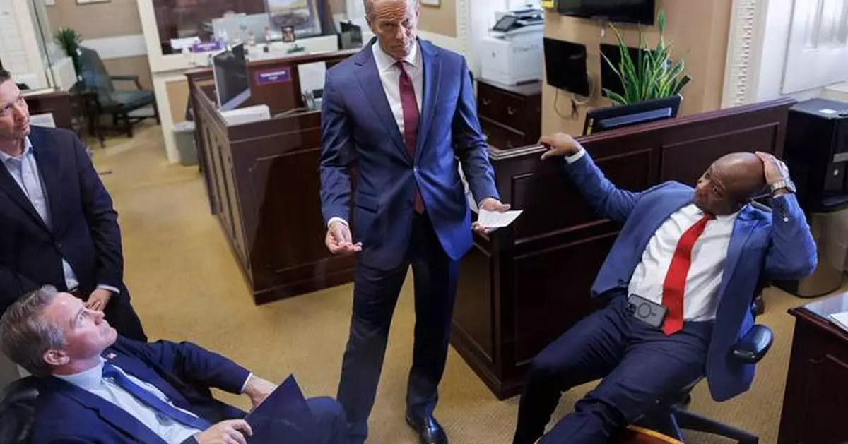 Senate blocks amendment on transgender athletes during weekend session on voting bill