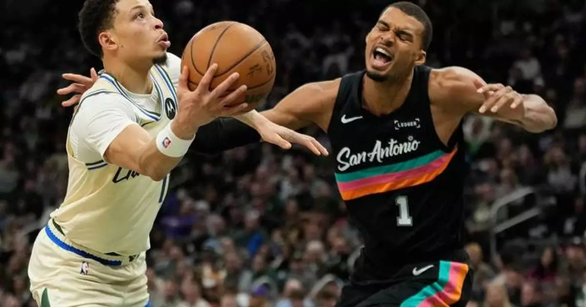 Stephon Castle gets triple-double as Spurs trounce Bucks 127-95 for eighth straight win