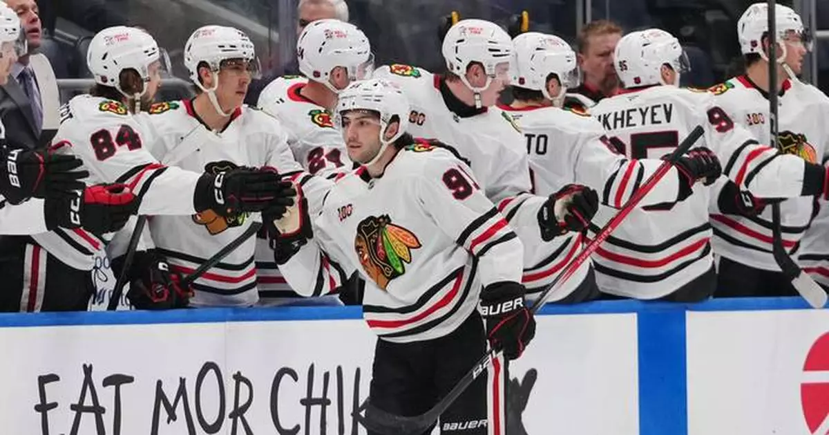 Lardis, Nazar lead Blackhawks past Islanders 4-3, Frondell gets assist in NHL debut