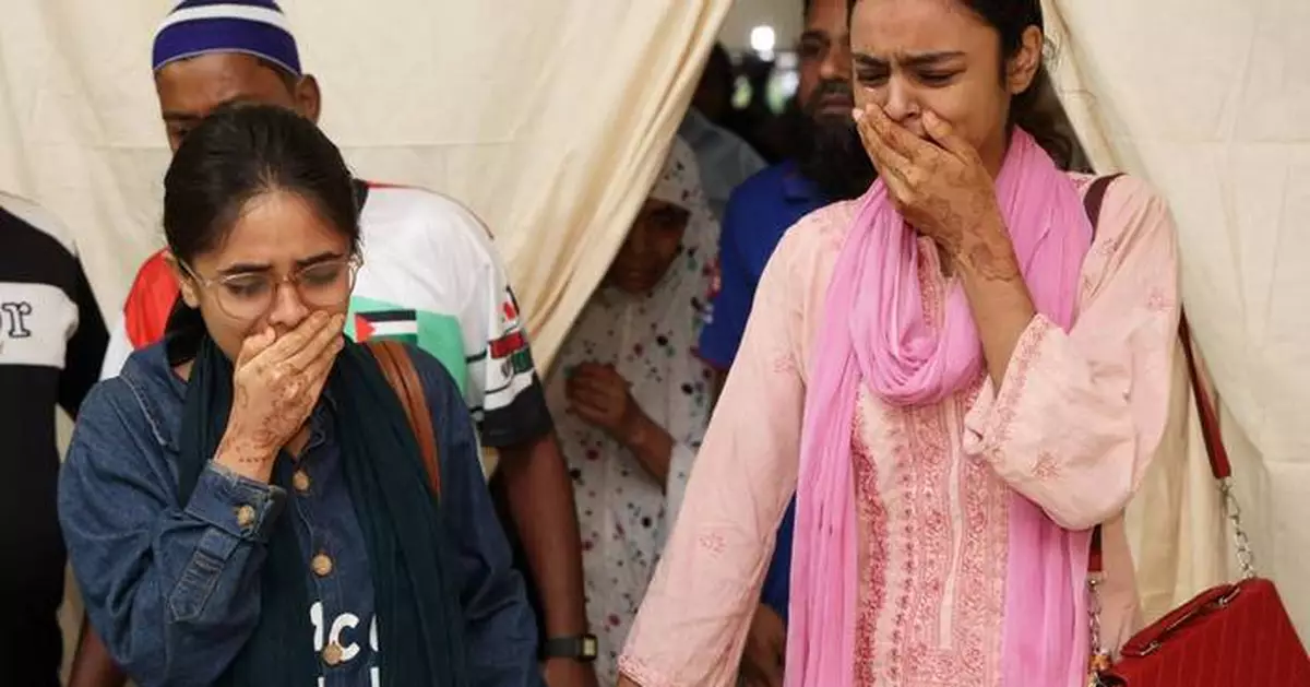 Bus sinks in Bangladesh river, killing at least 18 people