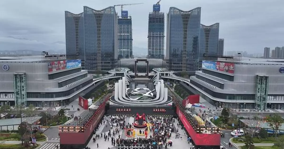 Yiwu Market Resumes Operations After Lunar New Year, Sees Order Surge on Day One