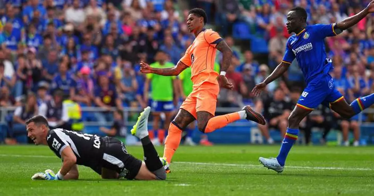 Barcelona closes in on La Liga title and Atletico wins before facing Arsenal