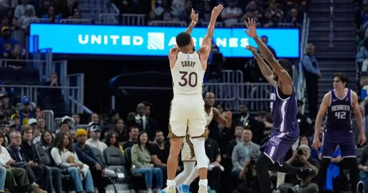 Curry scores 17 points with two 4-point plays in second game back from injury, Warriors beat Kings