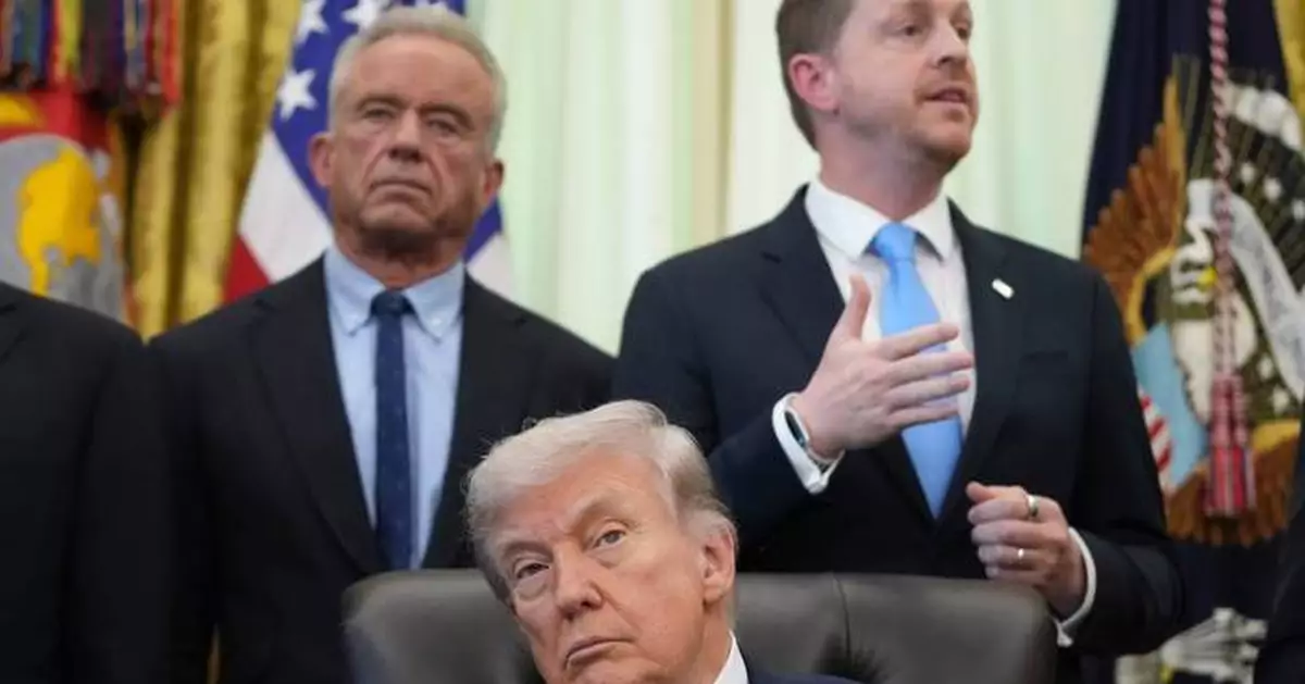 'Two ways of calculating': Trump defends his mathematically impossible calculations on drug prices