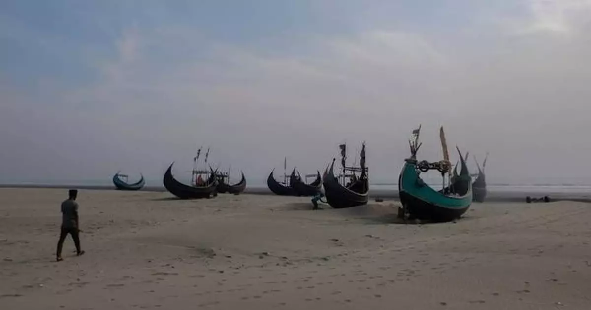 At least 250 people missing, including Rohingya and Bangladeshis, after boat sinks in Andaman Sea