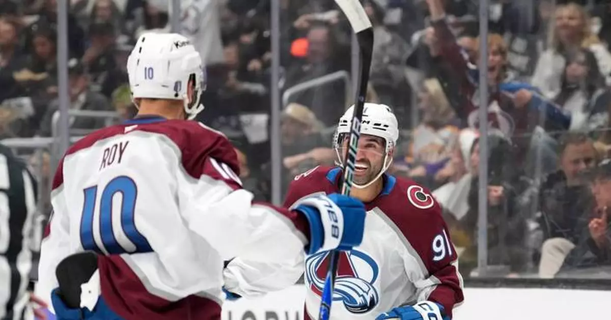 Avalanche get a pair of lucky goals and hold off Kings 4-2, taking a 3-0 series lead