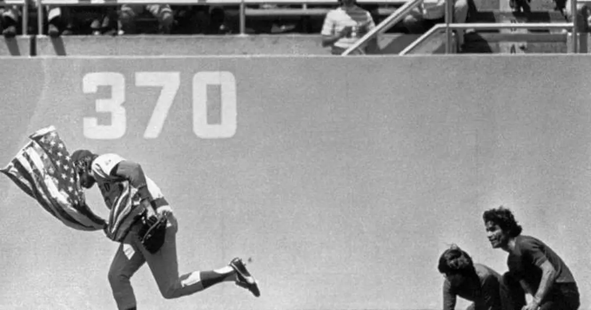 Dodgers honor Rick Monday’s dramatic 1976 flag rescue on its 50th anniversary