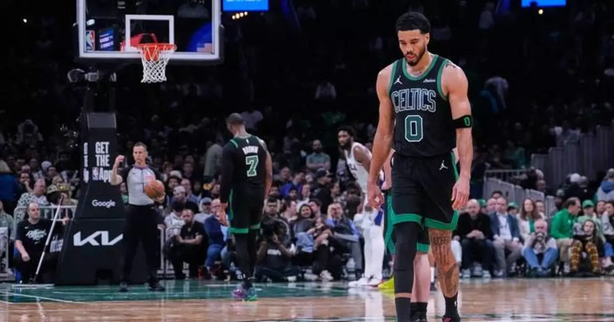 Celtics' disastrous 4th quarter helps Sixers close series gap to 3-2