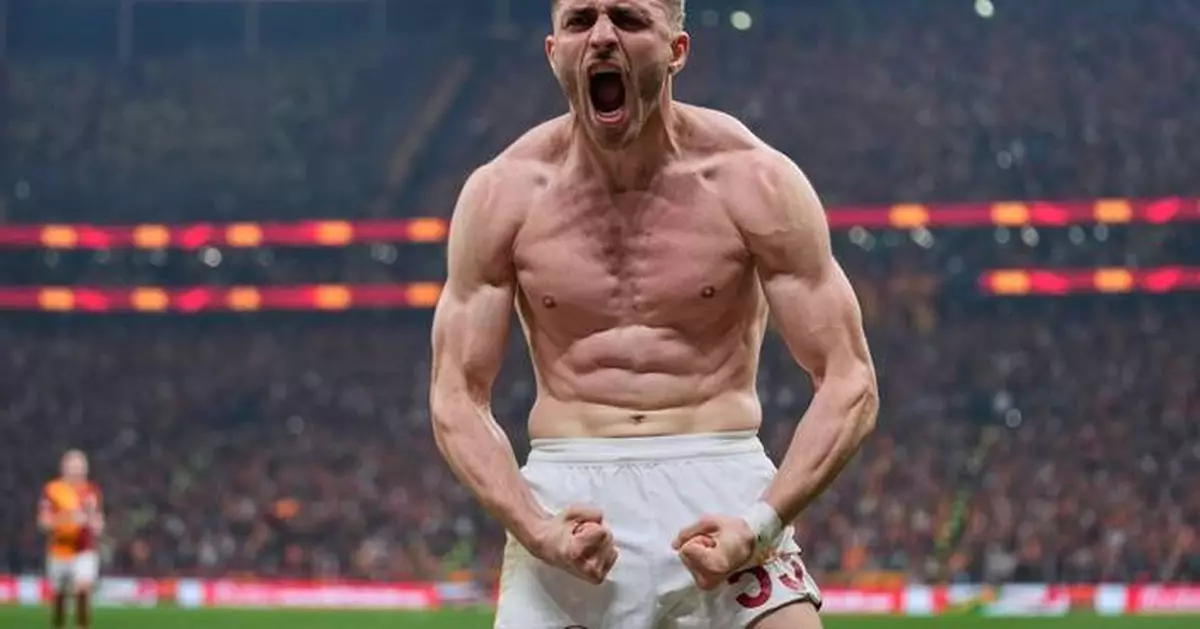 Galatasaray posts about 'evil inside' refereeing during key title race win over Fenerbahce