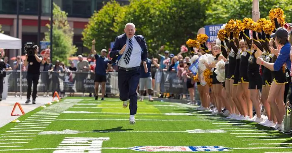 Rich Eisen Brings Iconic ‘Run Rich Run’ 40-Yard Dash to St. Jude Children’s Research Hospital
