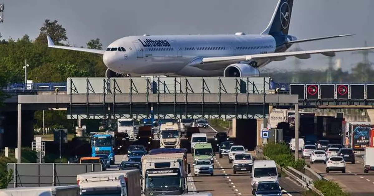Airline company Lufthansa cuts 20,000 flights as war squeezes fuel prices and supplies