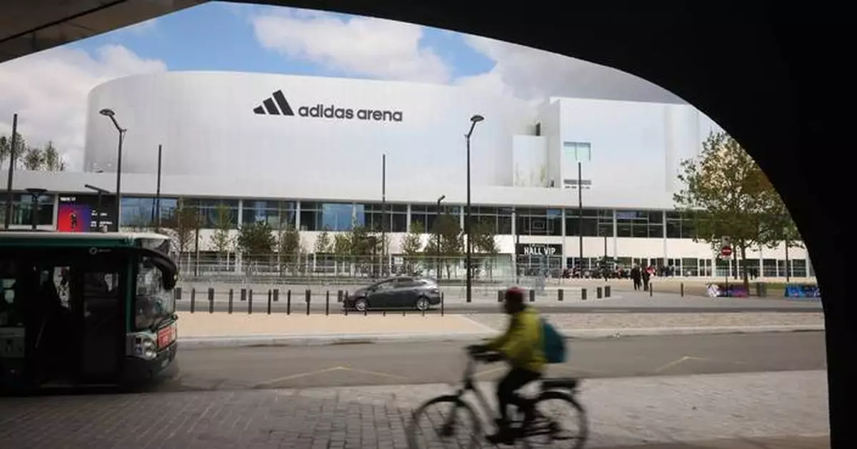 Paris offers to host 2030 Winter Games ice hockey after Nice mayor opposes Olympic plan