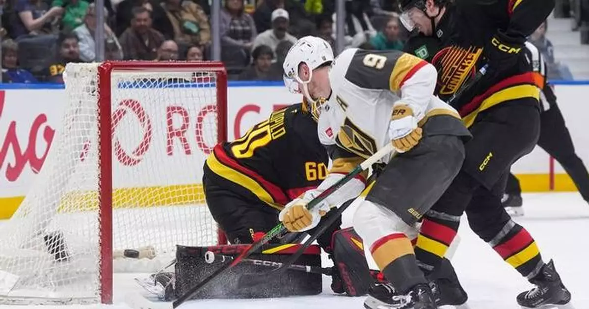 Smith's goal midway through the 3rd period helps the Golden Knights beat the Canucks 2-1