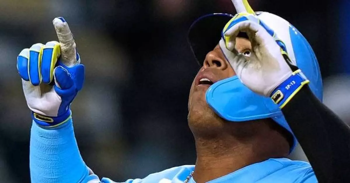 Perez’s homer highlights 6-run 6th inning as Royals top Brewers 8-2 for doubleheader split