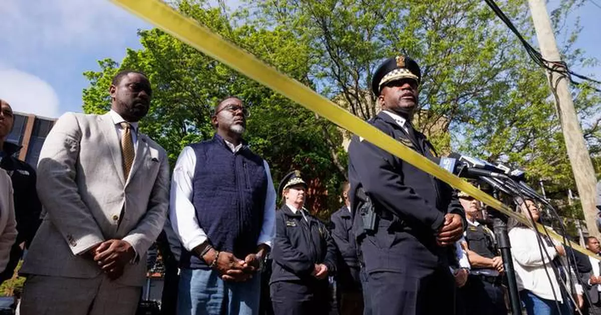 Robbery suspect charged with murder, attempted murder of Chicago police officers at a hospital