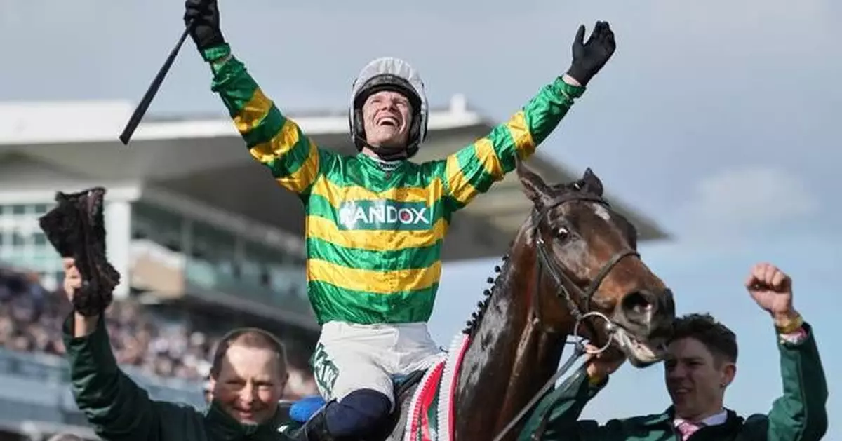 I Am Maximus wins the Grand National for a second time