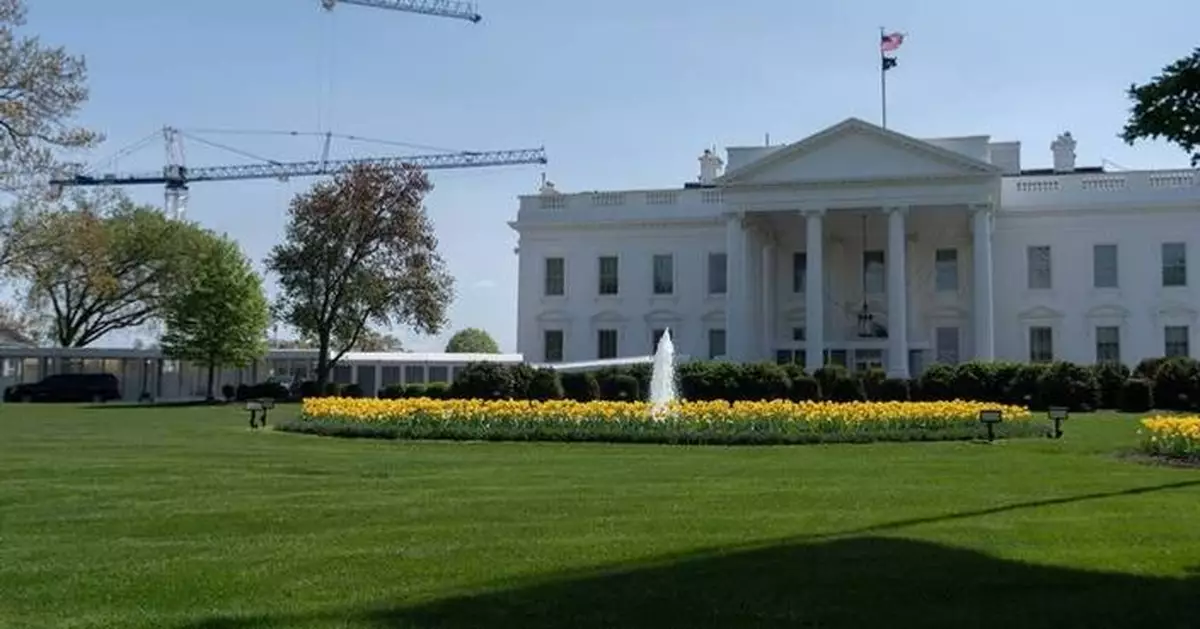 Secret Service investigates reports of gunfire near Lafayette Park across from the White House