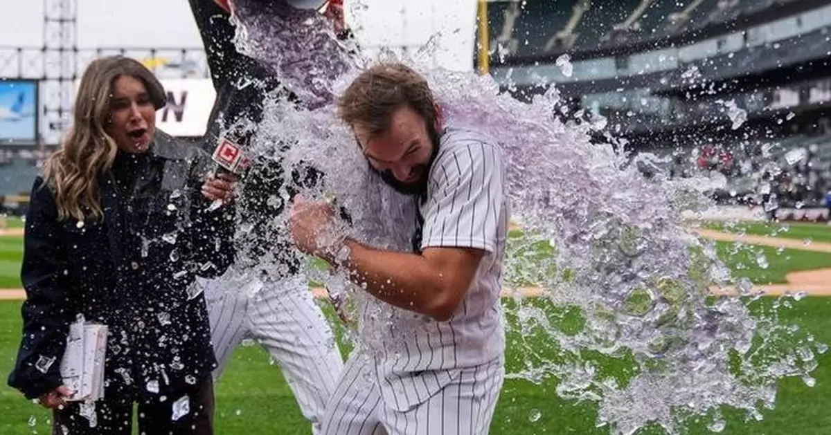Peters' single caps 2-run 10th as White Sox beat Blue Jays 5-4 in home opener