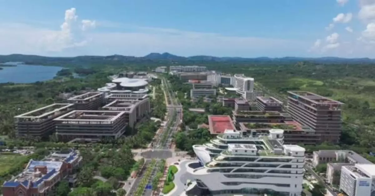 Service industry emerges as new engine for China's economic growth