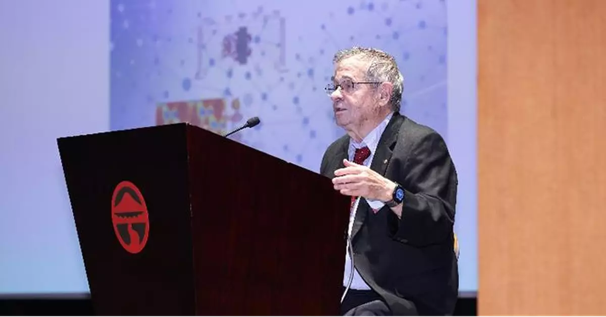 Nobel Laureate Inspires Future Scientists at Lingnan
