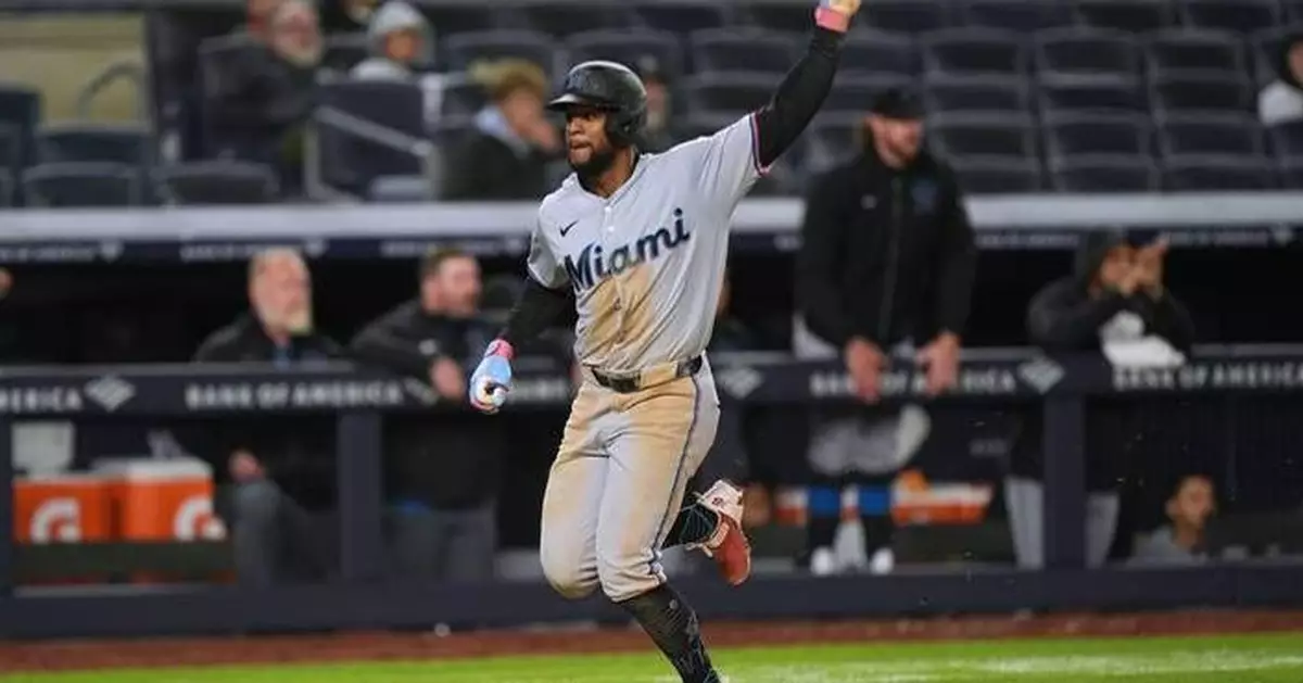 Pauley's go-ahead, 2-run double in 4-run 8th lifts Marlins over Yankees 7-6