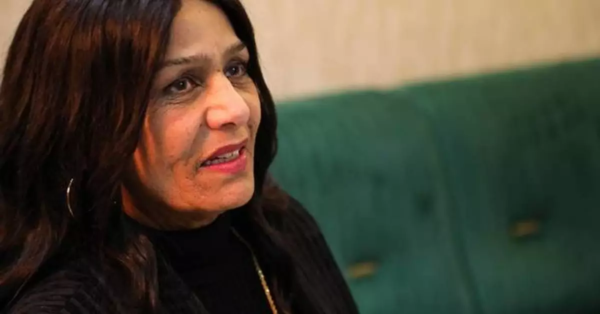 Iraqi women mourn Sajida Obaid, a singer who gave them a taste of freedom