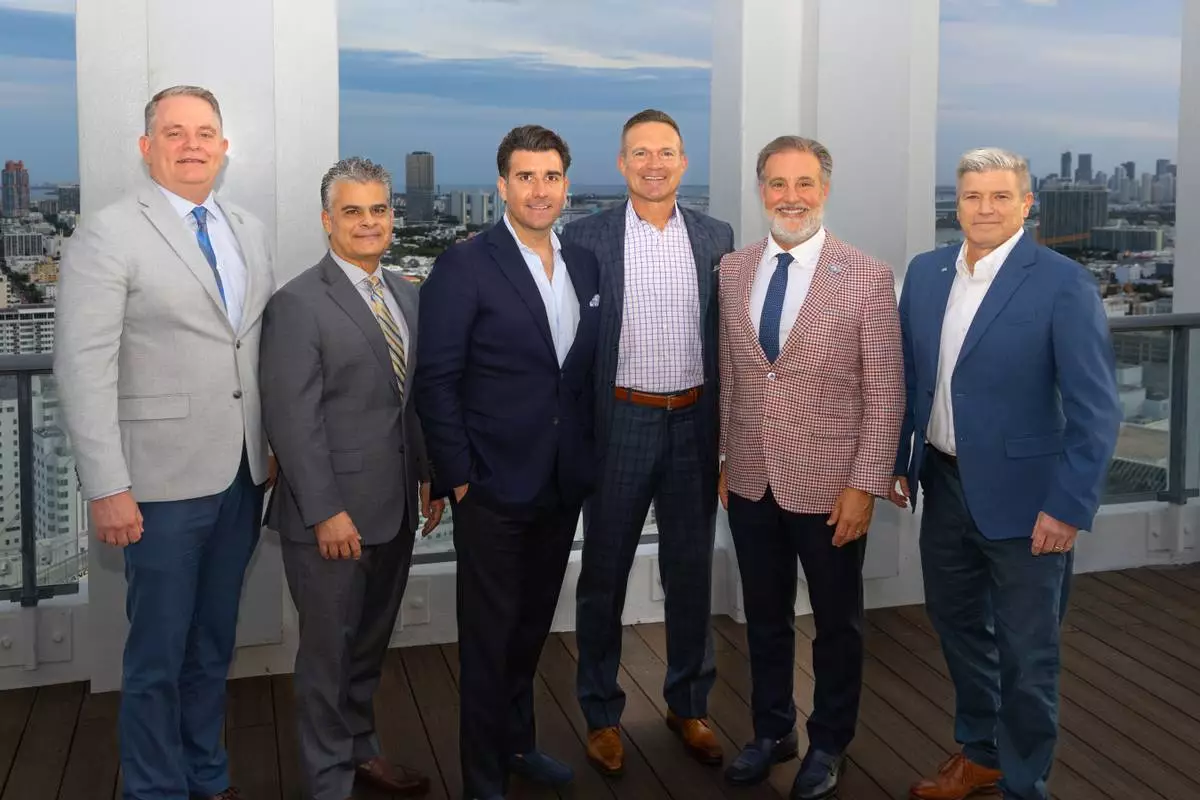 (Left to Right: Jason Ball, Florida LambdaRail; Bobby Grillo, Florida LambdaRail; Matt Cimaglia, Florida Quantum; Scott Millard, IonQ; Adam Hasner, Florida Atlantic University; Jon Ellis, Florida LambdaRail)