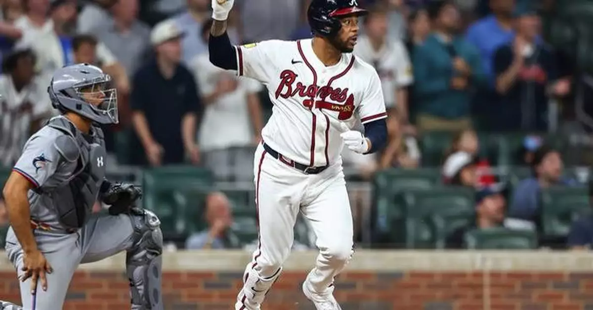 Dominic Smith has 4 RBIs, including go-ahead 3-run double in 8th to help Braves beat Marlins 6-5
