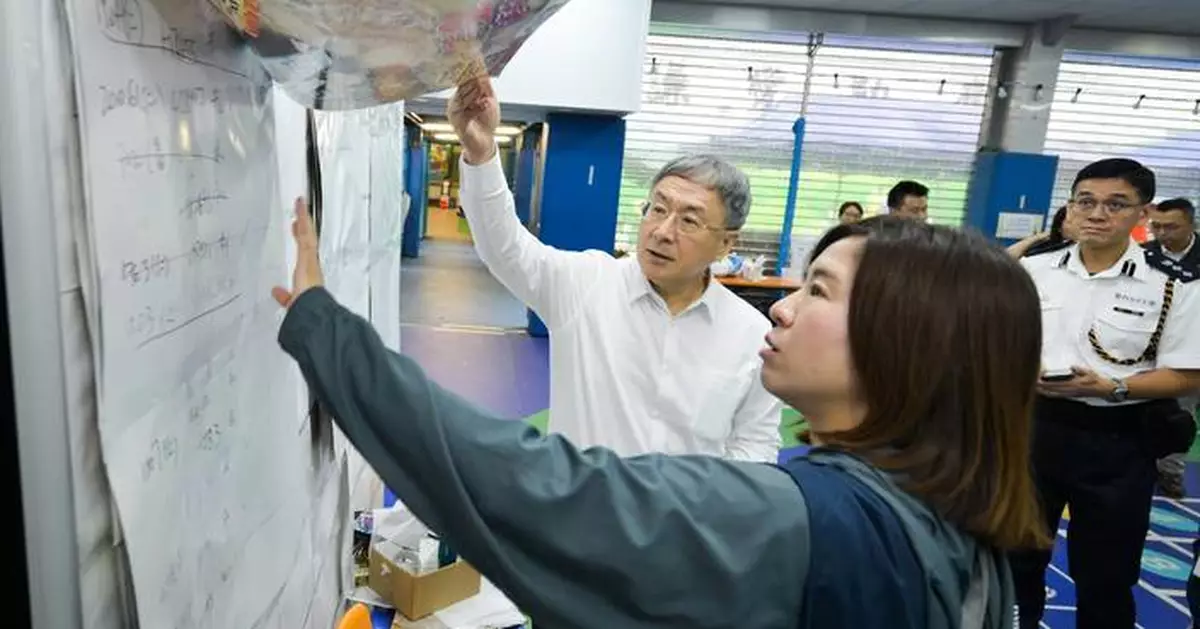 Tai Po Residents Begin Fifth Day of Phased Return to Wang Fuk Court Units