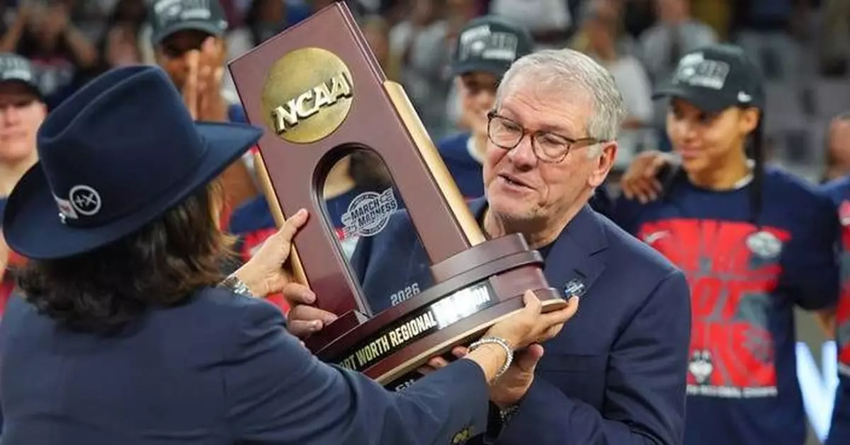Geno Auriemma taking an undefeated UConn team to Final Four for 9th time