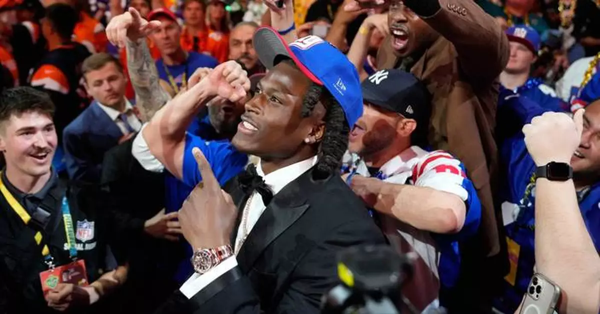 Giants select Arvell Reese and Francis Mauigoa with 5th and 10th picks in the NFL draft