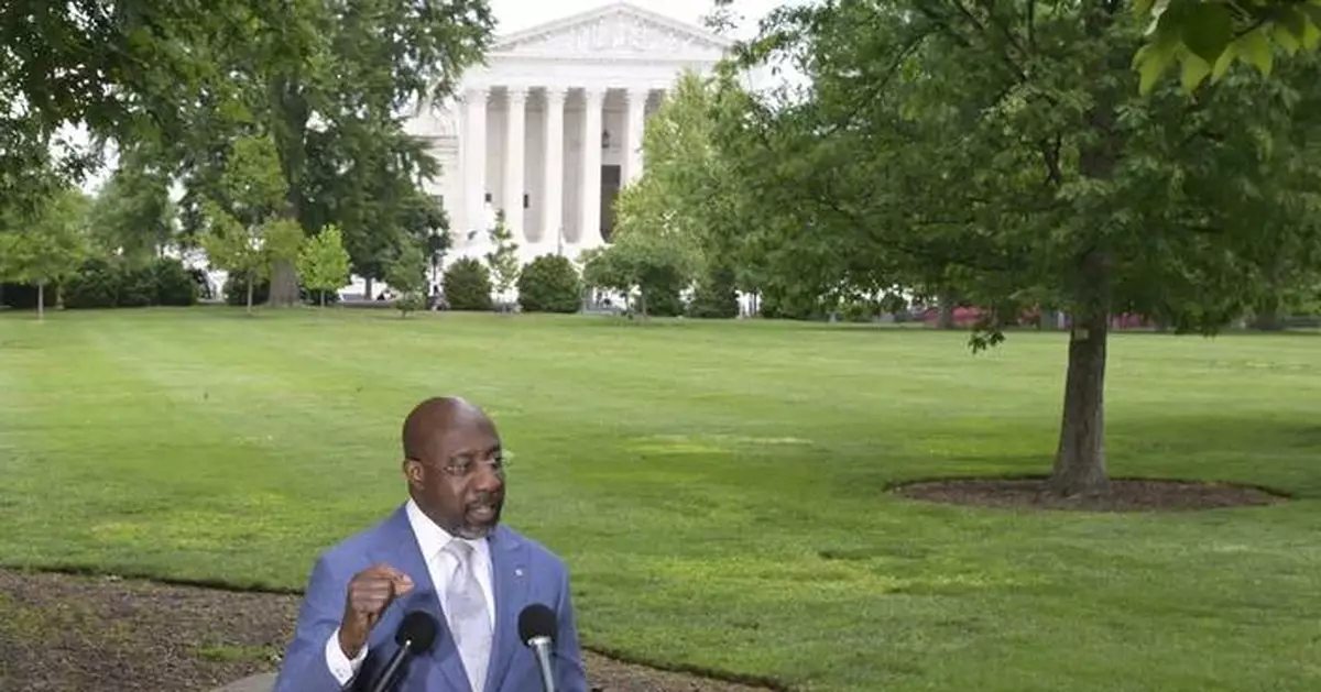 Supreme Court weakens the Voting Rights Act and aids GOP efforts to control the House