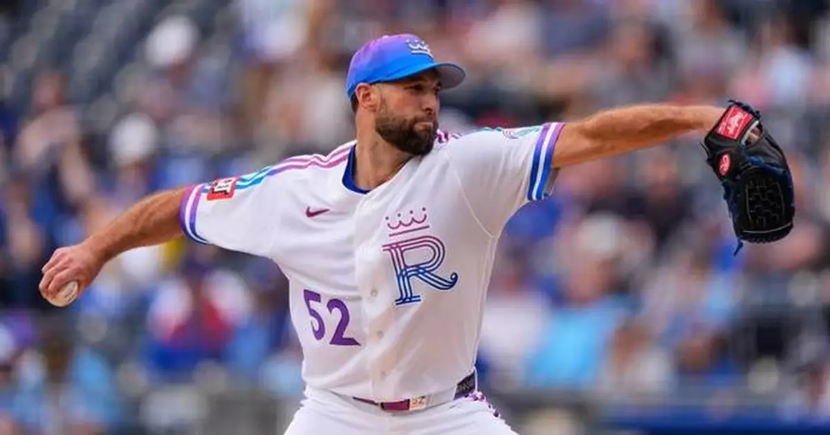 Royals beat White Sox 2-0 as Chicago's scoreless streak reaches 20 innings