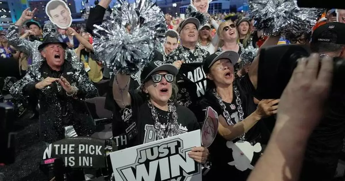 Raiders pin their hopes on Heisman winner Fernando Mendoza with the No. 1 pick in the NFL draft