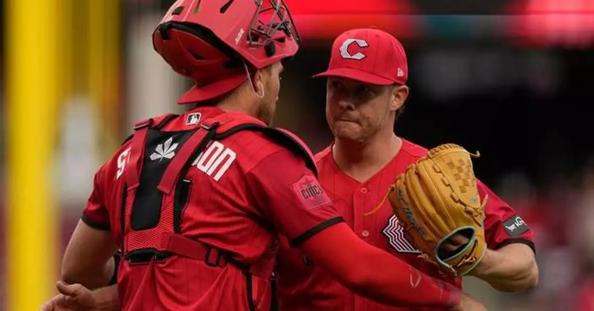 Lowe's 3-run double in 1st sparks Reds to 7-3 win over Angels as LA manager Kurt Suzuki ejected