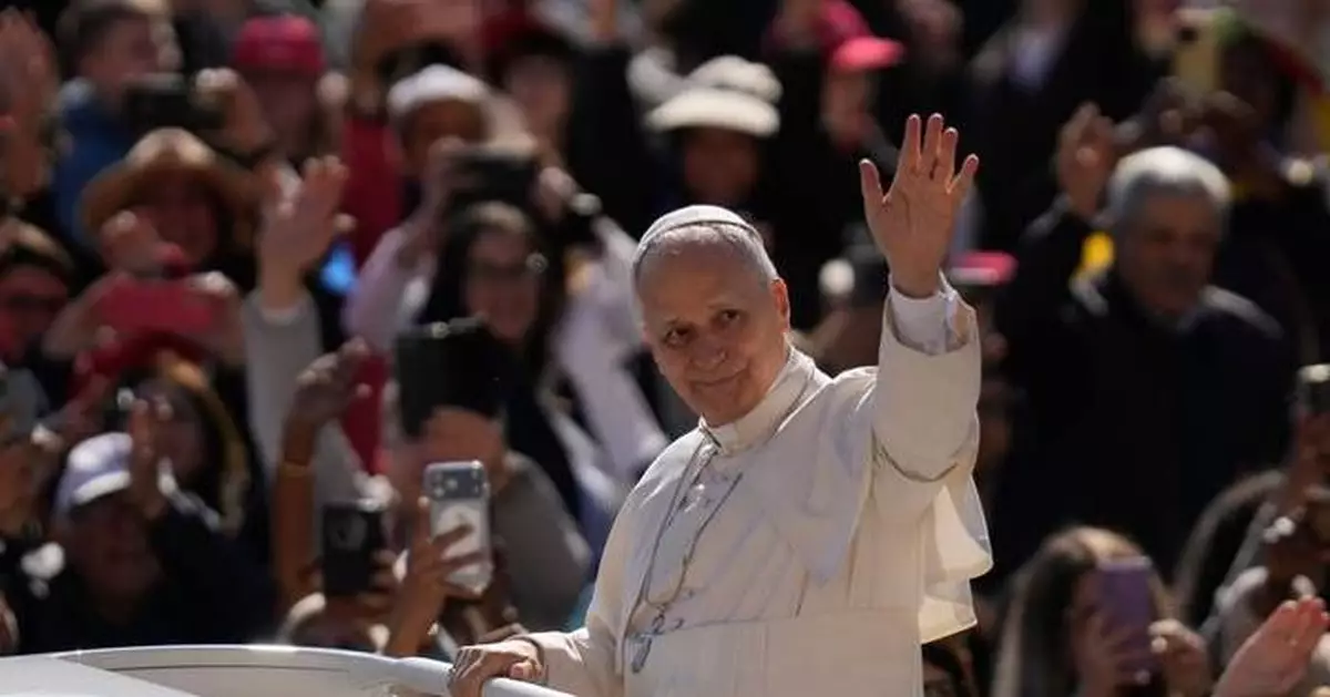 White Sox expand plans for giveaway of pope-themed hats