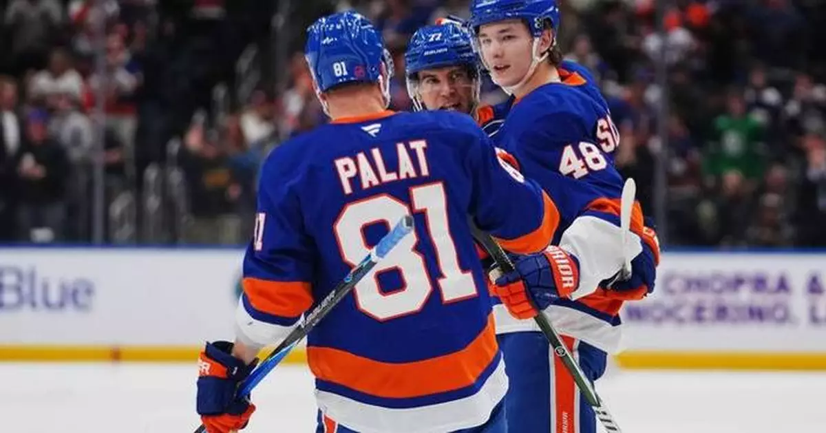 Matthew Schaefer matches record for goals by rookie defenseman as Islanders top Leafs 5-3
