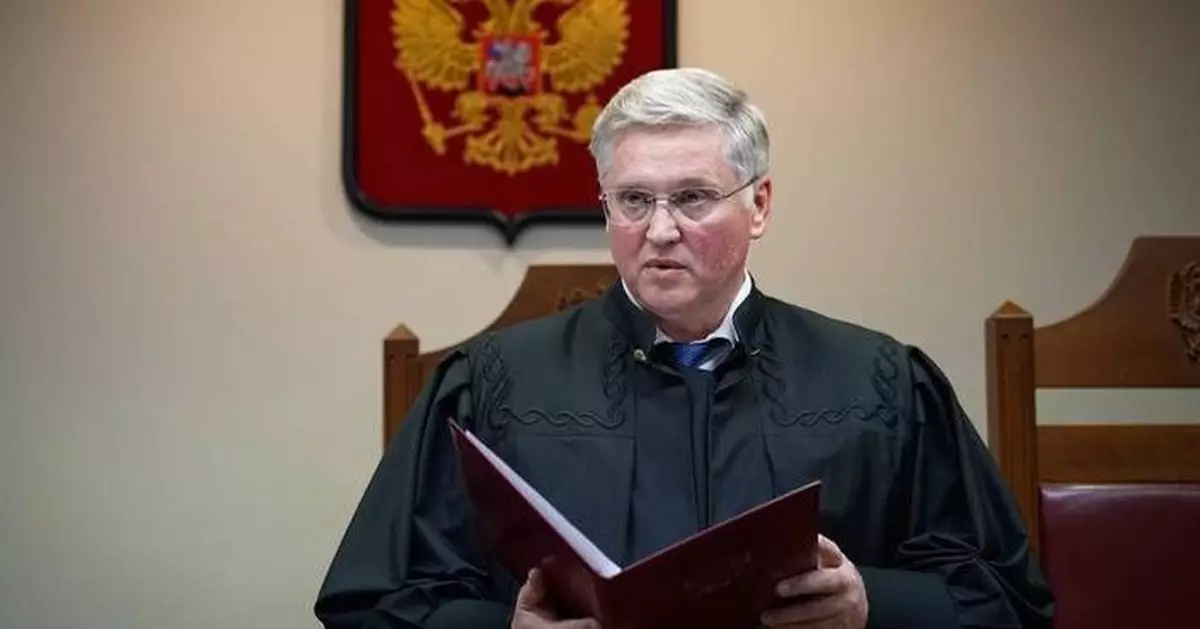 Russian court criminalizes the activities of the Nobel Prize-winning rights group Memorial