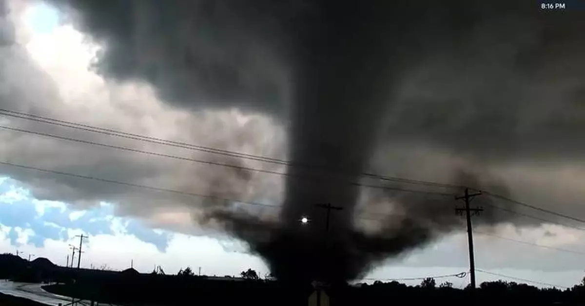 Tornado barrels through Oklahoma, damaging homes and shutting down roads
